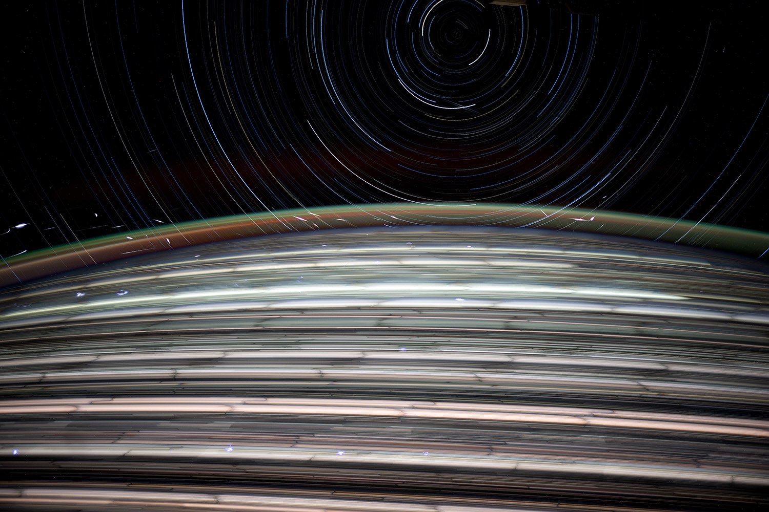 3028 Žemės Vaizdai Iš Kosmoso Atmosferos švytėjimas Ir Palydovų