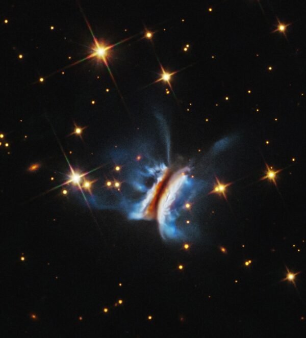3066 Hubble Teleskopas Užfiksavo Didžiausią Protoplanetinį Diską