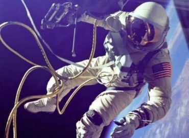 4611 Edvardas Vaitas Pirmasis Amerikietis Atvirame Kosmose