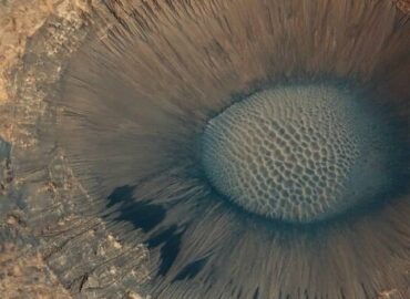 4619 Marsio Smūginis Krateris Stebina Savo Didybe