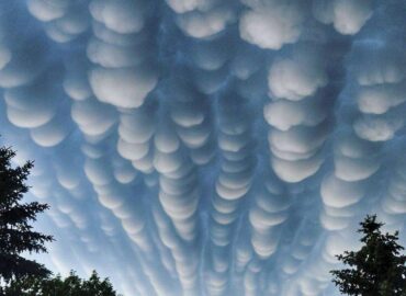 4686 Pavojingi Ir įspūdingi Mammatus Debesys