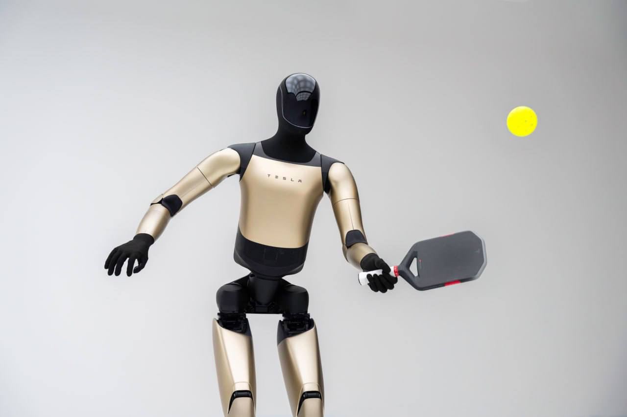 862 Tesla Pristatė Naują Teniso Raketę Iš Anglies Pluošto