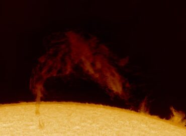 10348 Saulės Protuberantas Toks Didelis Kad Jame Tilptų Jupiteris