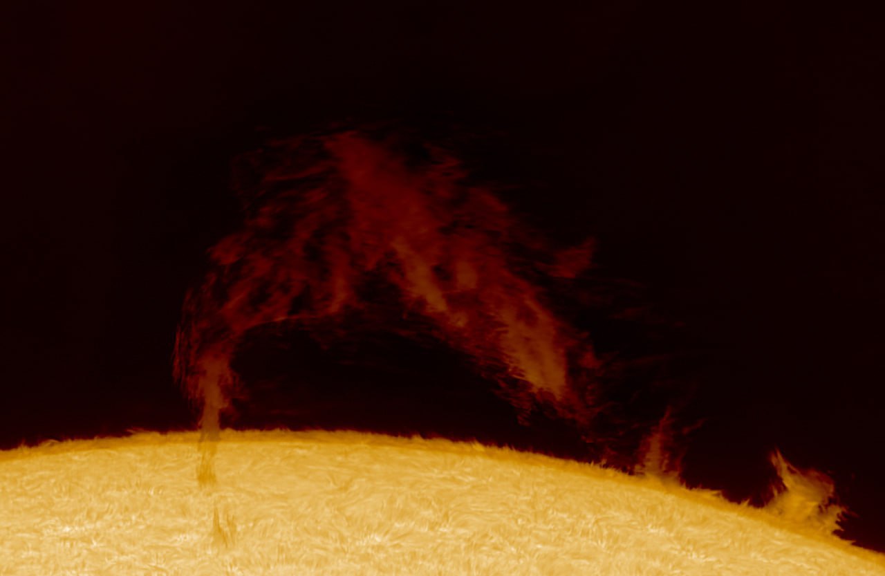 10348 Saulės Protuberantas Toks Didelis Kad Jame Tilptų Jupiteris