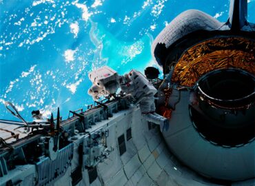 10375 Astronautai Atliko Darbus Atvirame Kosmose Virš Karibų Jūros