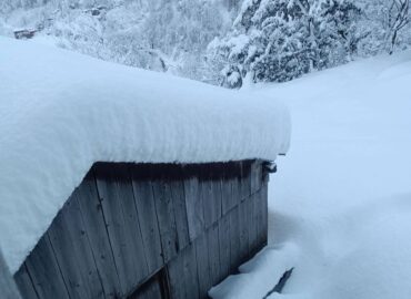 1283 Smarkus Sniegas Užklupo Trabzoną Turkiją Sukeldamas Trikdž