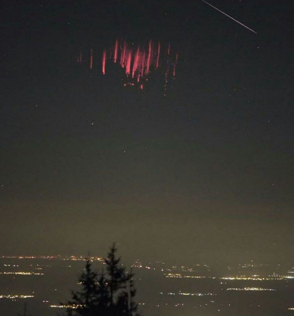 15678 Meteorų Ir Spraitų Reiškiniai Trumpalaikiai Bet įspūdingi