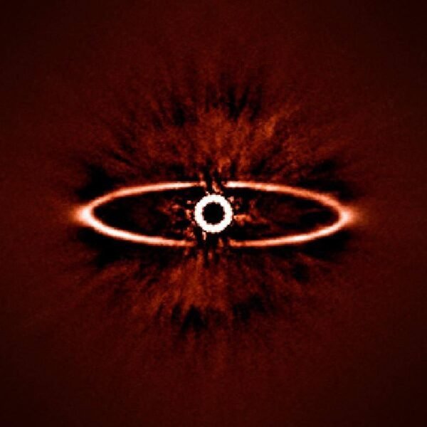 15716 Astronomai Atrado žvaigždės Hr 4796a Dulkių žiedą Primenantį