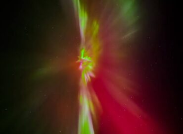 1715 Įspūdingi Poliarinio švytėjimo Vaizdai Stebėti šią Naktį