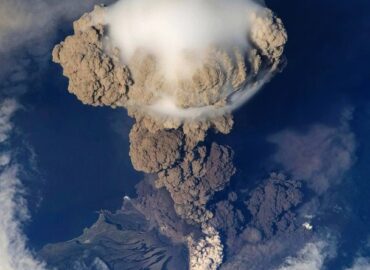 1725 Vulkano Saryčevo Išsiveržimas Kurilų Salose Užfiksuotas Iš T