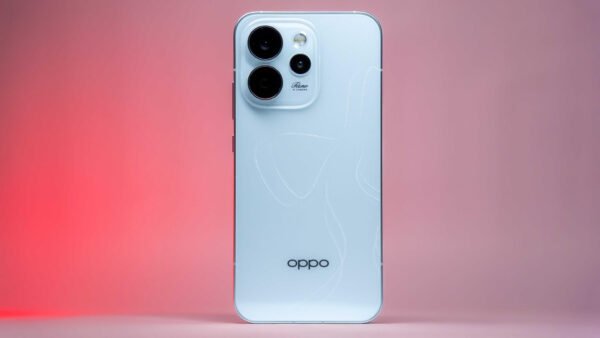 OPPO pristatė naują Reno 15 išmaniųjų telefonų seriją tarptautinei rinkai