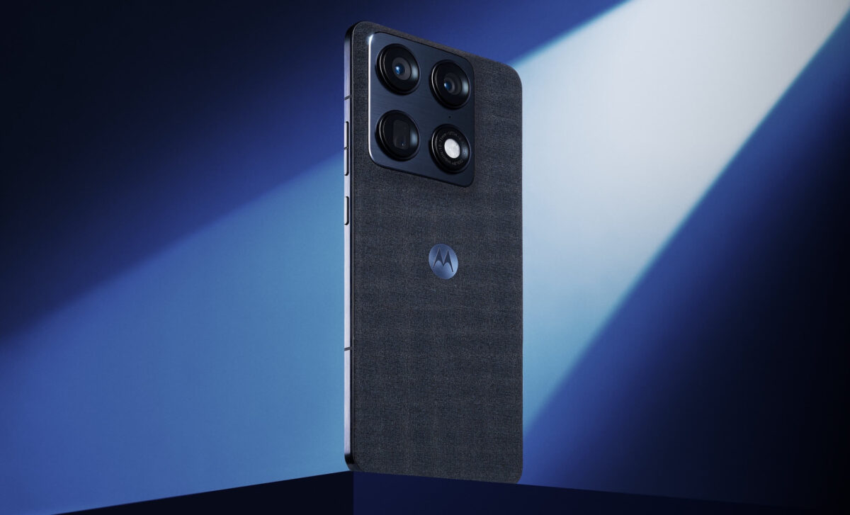 Motorola pristatė naują išmanųjį telefoną Motorola Signature su išskirtiniu dizainu