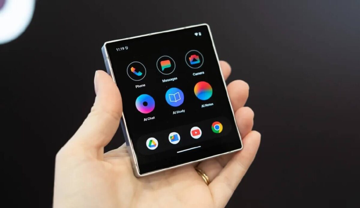 CES 2026 pristatytas Ikko MindOne – išmanusis telefonas, dydžio kaip kreditinė kortelė