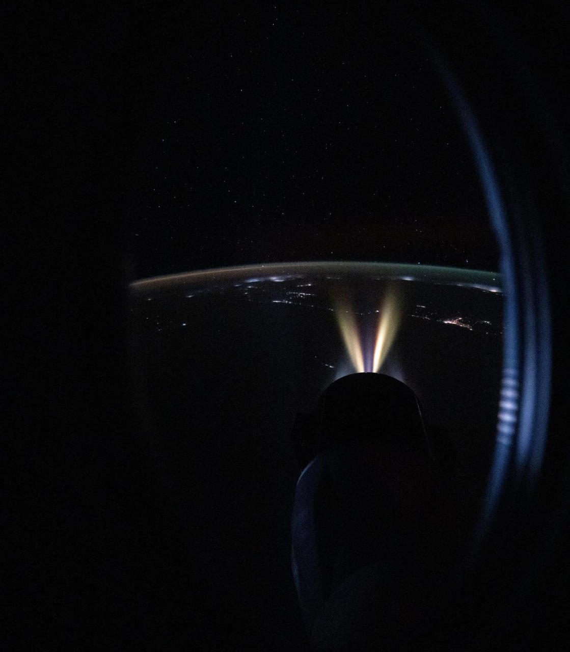 2249 Spacex Dragon Padidino Tarptautinės Kosminės Stoties Orbitą