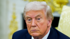 Donaldas Trumpas Giria Jk Karius Afganistane Kaip Vienus Geriausi Kari