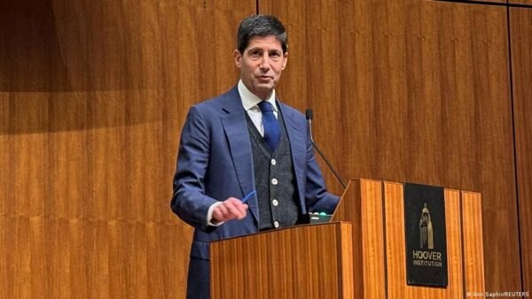 Donaldas Trumpas Nominavo Kevin Warsh Vadovauti Jav Federalinei Rezerv Sistemai
