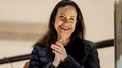 Donaldas Trumpas Susitiks Su Venesuelos Opozicijos Lydere Maria Corina Machado Baltuosiuose Rmuose