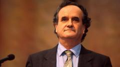 Mir Sir Mark Tully Bbc Balsas Indijoje