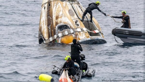 Nasa Pirm Kart Evakavo Astronautus I Tks Dl Medicinini Prieasi