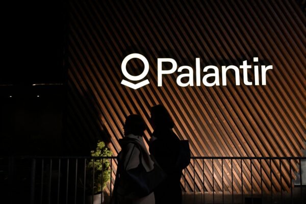 Palantir Darbuotojai Kritikuoja Bendrovs Bendradarbiavim Su Ice Po Alex Pretti Nuudymo