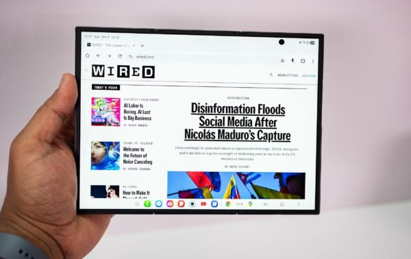 Samsung Pristat Galaxy Z Trifold Telefon Ir Planet Viename