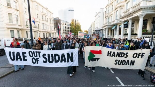 Saudo Arabija Ir Jae Naujojo Altojo Karo Tampa Vidurio Rytuose
