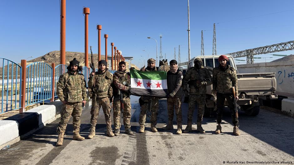 Sirijos Vyriausyb Siekia Integruoti Kurd Paramilitarin Grup