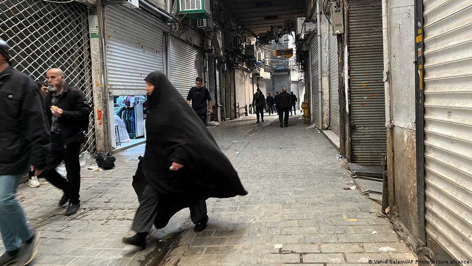 Teherane vykstančiuose protestuose prieš pragyvenimo išlaidas kilo susirėmimai