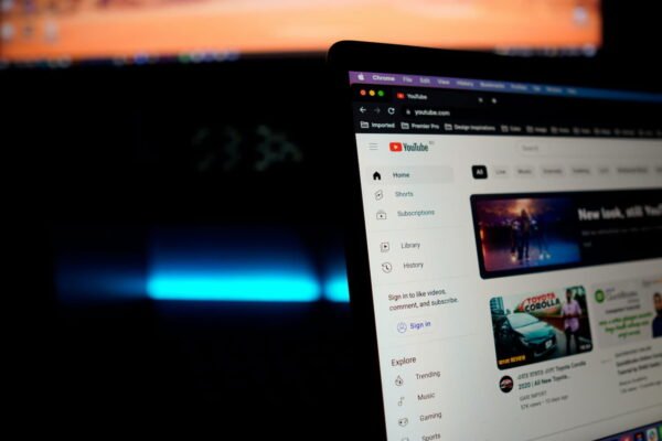 Youtube Stiprina Kov Su Nekokybiku Ai Turiniu Ir Pristato Ai Rankius Krjams