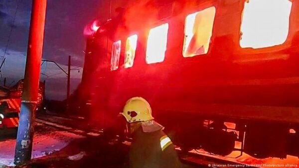 Zelenskis Smerkia Terorizm Po Rusijos Smgio Traukiniui Ukrainoje