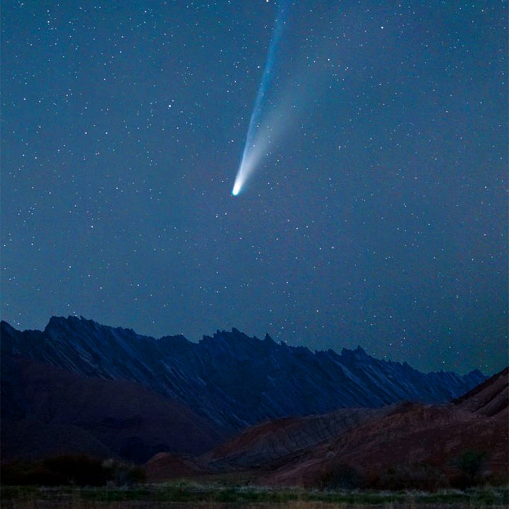 10490 Kometa C2025 A6 Pasirodys Virš Rivašo Kalnų Irane 2025aisi