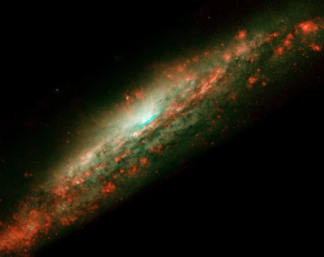 10504 Galingas Galaktikos Ngc 3079 Branduolys Užfiksuotas 1998 Met