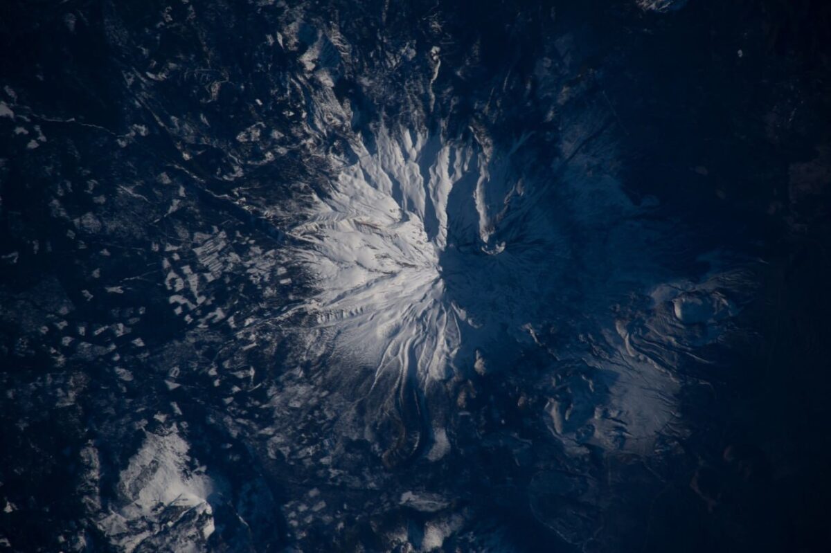 Kalifornijos Šasta kalnas nufotografuotas iš Tarptautinės kosminės stoties