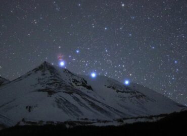 10581 Oriono žvaigždės Ir Kalnų Forma įspūdingas Sutapimas