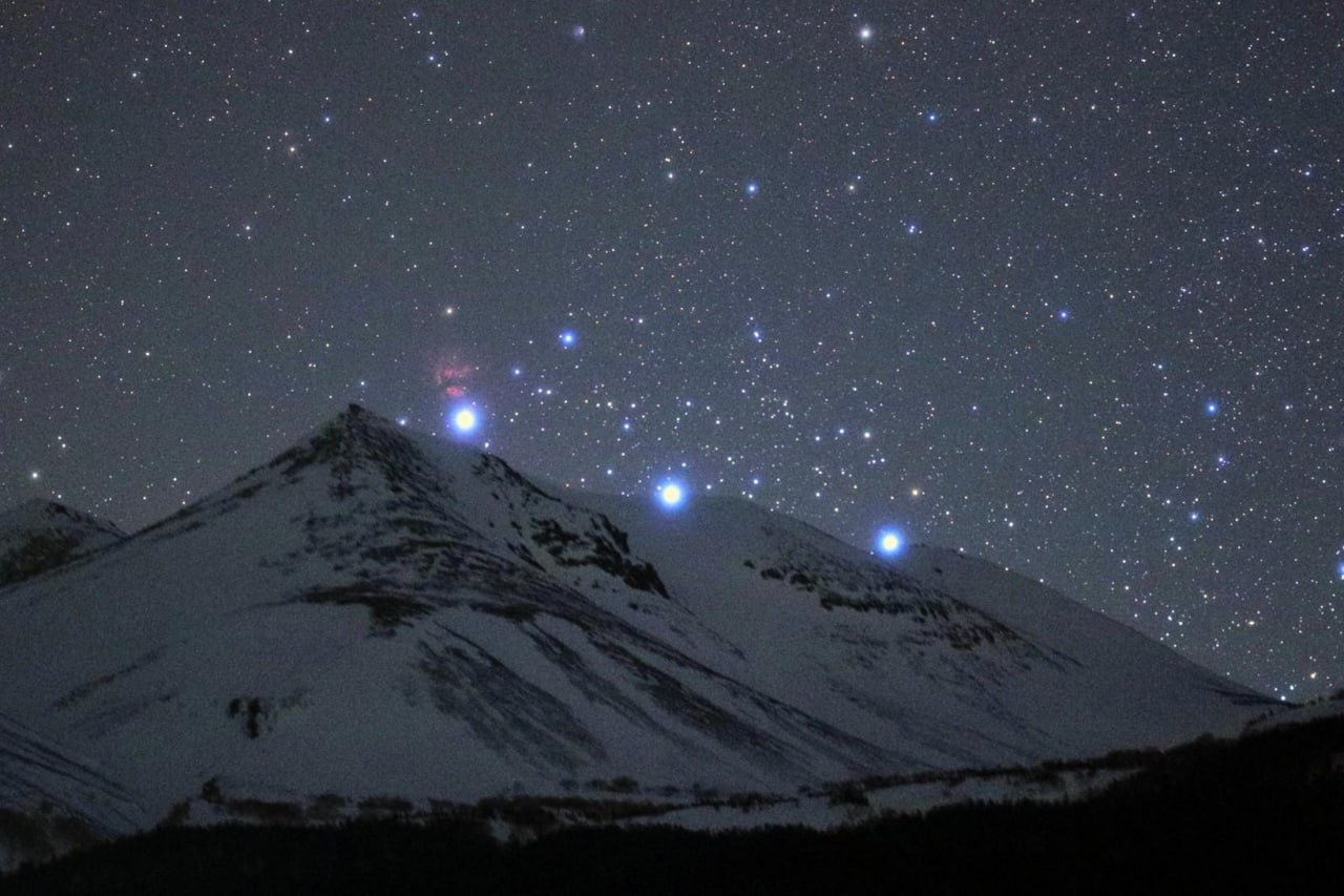 10581 Oriono žvaigždės Ir Kalnų Forma įspūdingas Sutapimas
