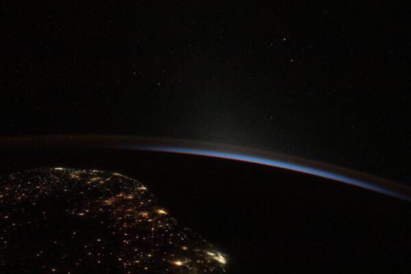 15935 Astronautai Nufotografavo Saulėtekį Virš Brazilijos Pietinės