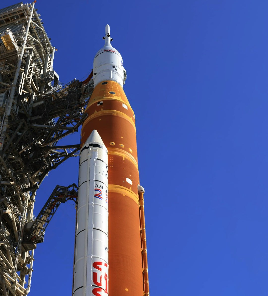 NASA sėkmingai atliko Artemis 2 raketos SLS bandomąją repeticiją