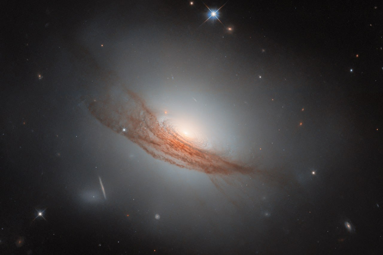 2279 Ngc 7722 Galaktikoje Aptikti Tamsūs žiedai Gali Būti Susiję