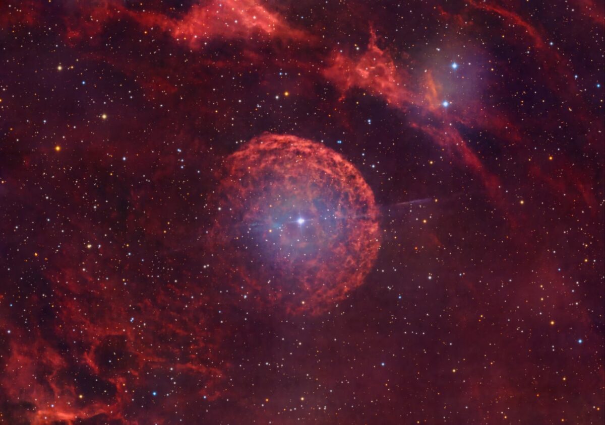 Žvaigždė WR 16: įspūdinga Volf-Rajė žvaigždė su unikaliomis savybėmis