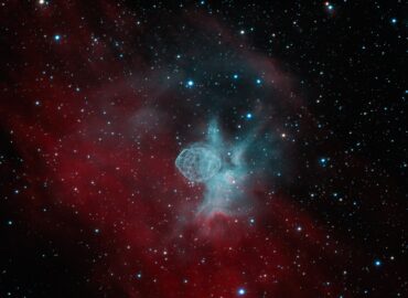 3157 Hfg2 Planetarinė ūkas Kormos žvaigždyne Nutolusi 6000 šv