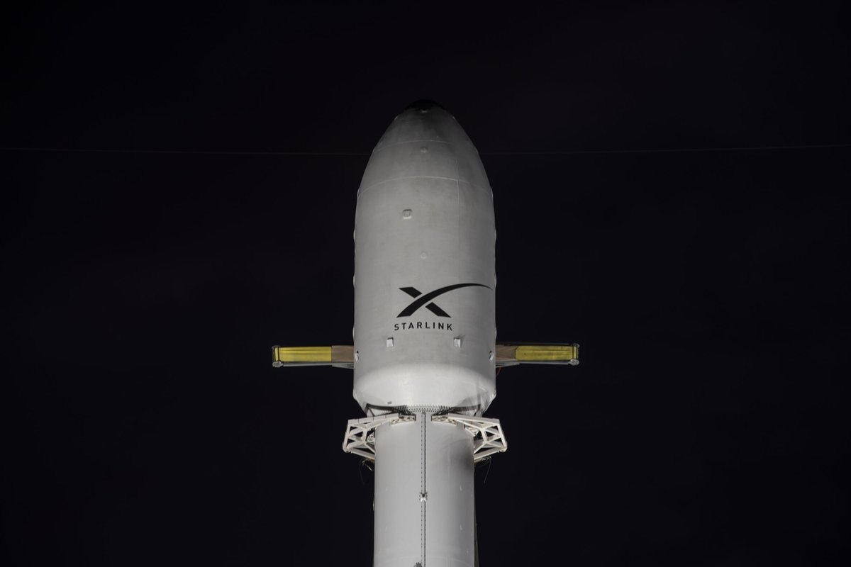 3701 Spacex Falcon 9 Paleis 25 Starlink Palydovus į žemąją Orbitą