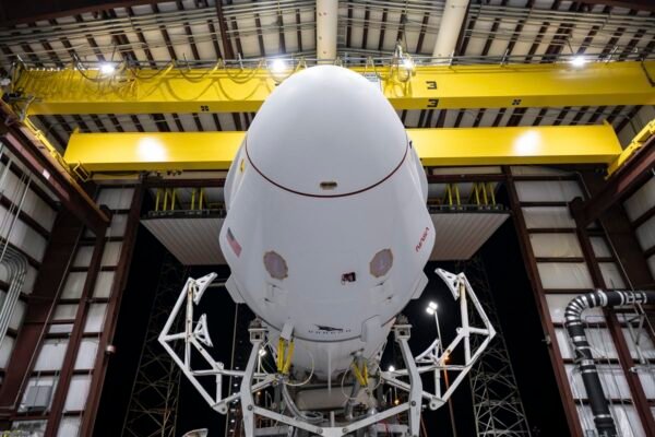 3704 Spacex Ruošiasi Nasa Crew12 Misijai į Tarptautinę Kosminę S