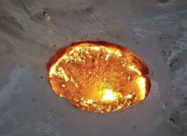 3715 Turkmėnistano Pragaro Vartai Deginanti Gamtos Anomalija N