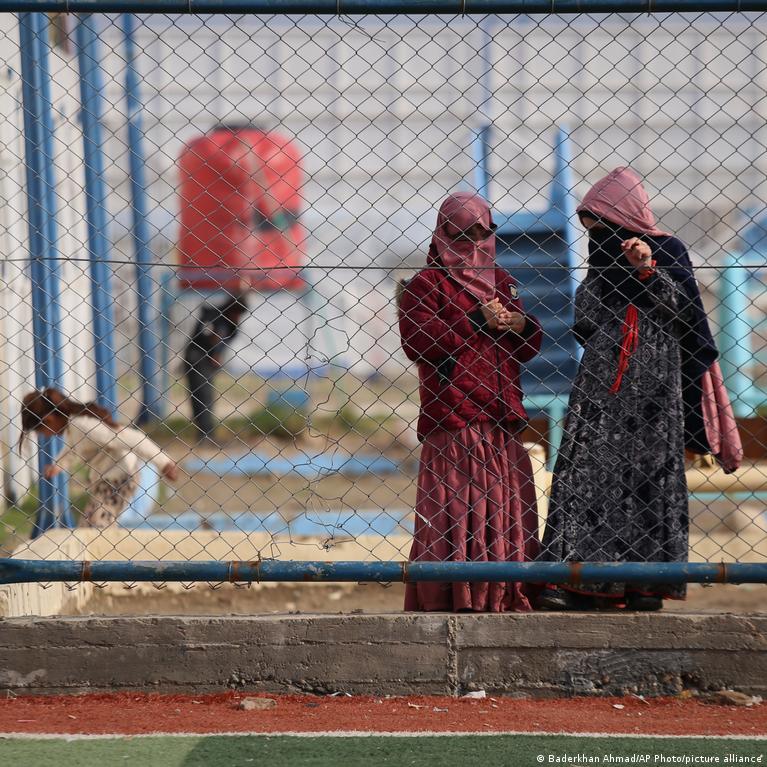 Australija Atsisako Repatrijuoti Pilieius I Sirijos Stovyklos