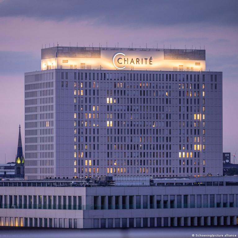 Berlyno Ligonins Susiduria Su Ipuoli Banga Kibernetins Atakos Dronai Ir Padegimai