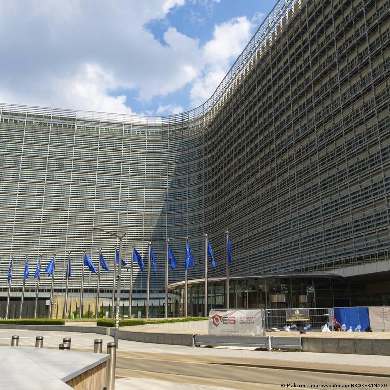 Briuselyje Policija Atliko Kratas Europos Komisijos Pastatuose