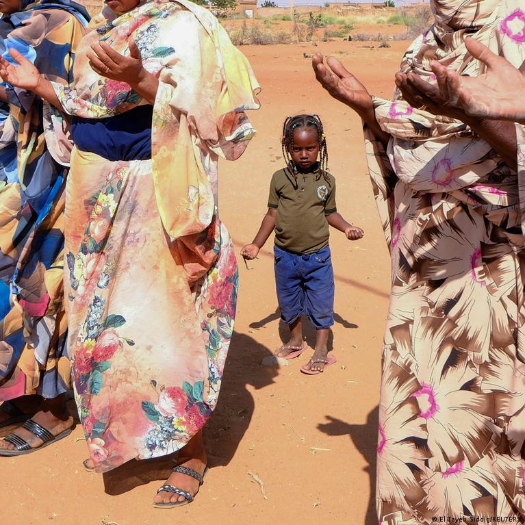 Chartumas Siekia Normalumo Vaizdio Nepaisant Tsiam Kov Sudane