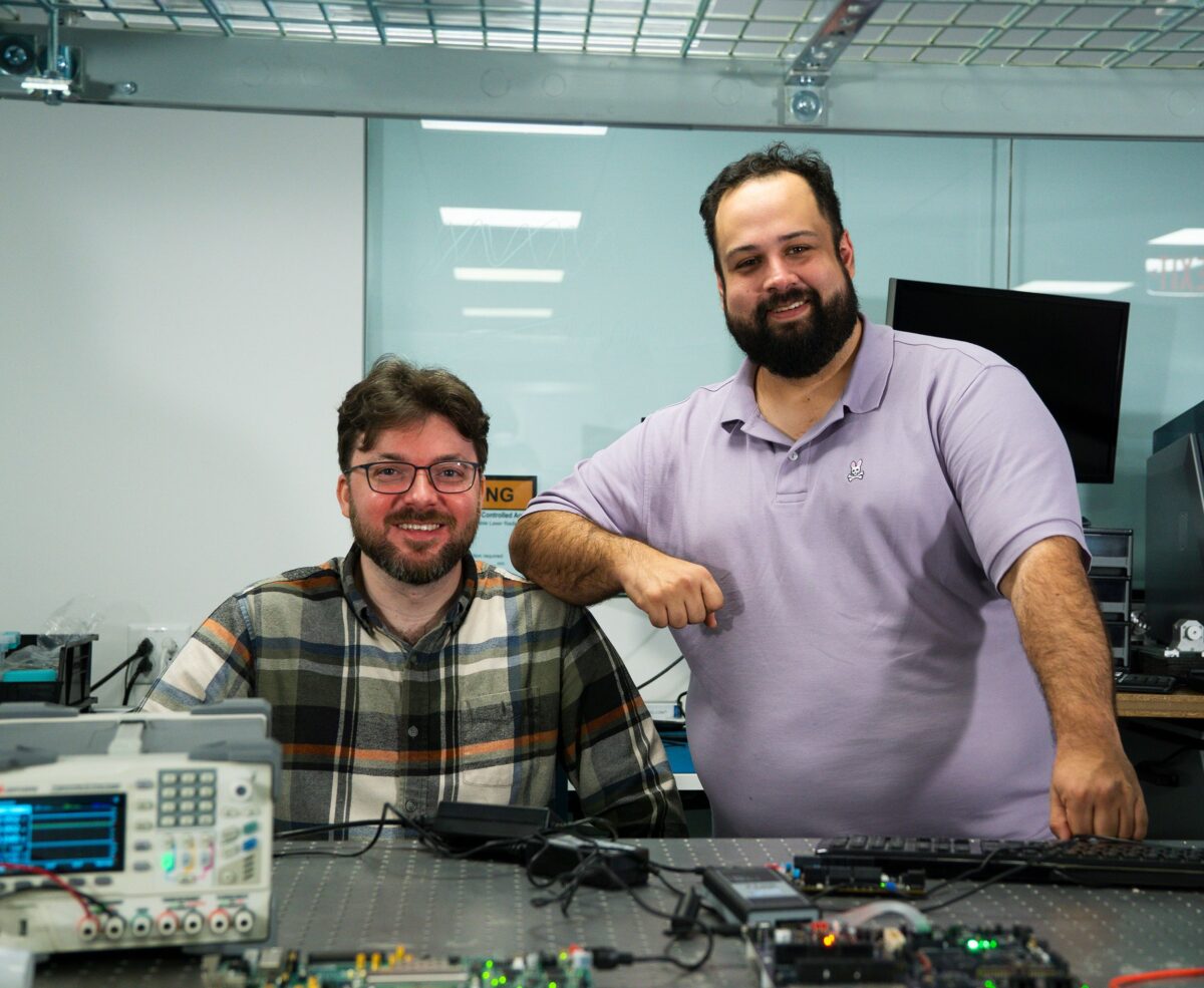 Code Metal pritraukia 125 mln. dolerių, siekdama pertvarkyti gynybos pramonės kodą su AI