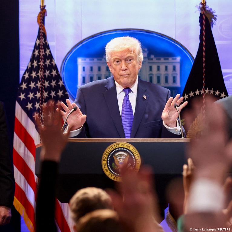 Donaldas Trumpas Panaikina Dal Tarif Ir Veda Nauj 10 Pasaulin Mokest