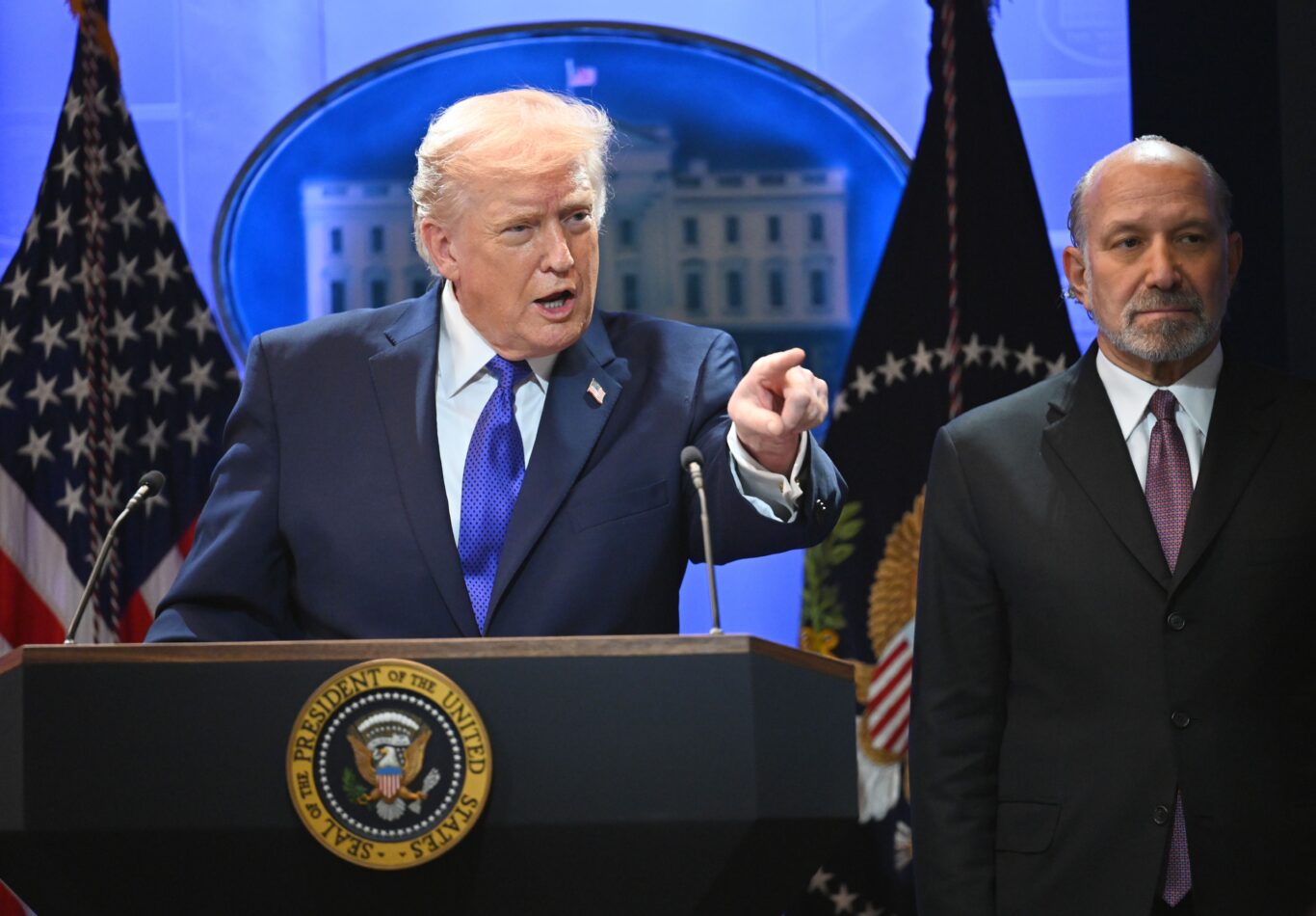 Donaldas Trumpas Veda Naujus Tarifus Po Aukiausiojo Teismo Sprendimo